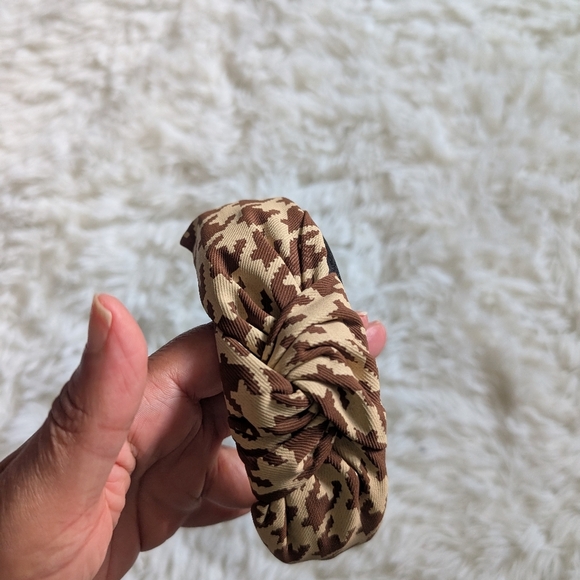 Brown and Tan Houndstooth Headband - Picture 5 of 5